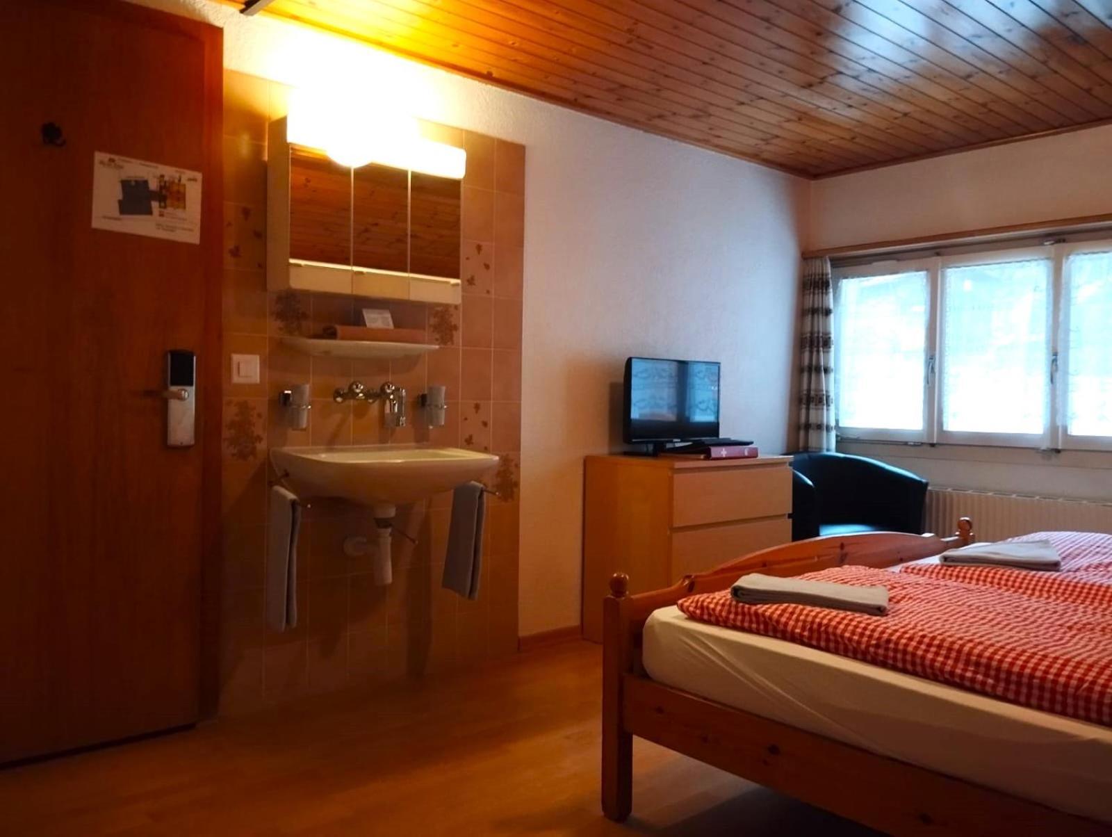 Hotel Weisses Kreuz Brienz  Pokój zdjęcie